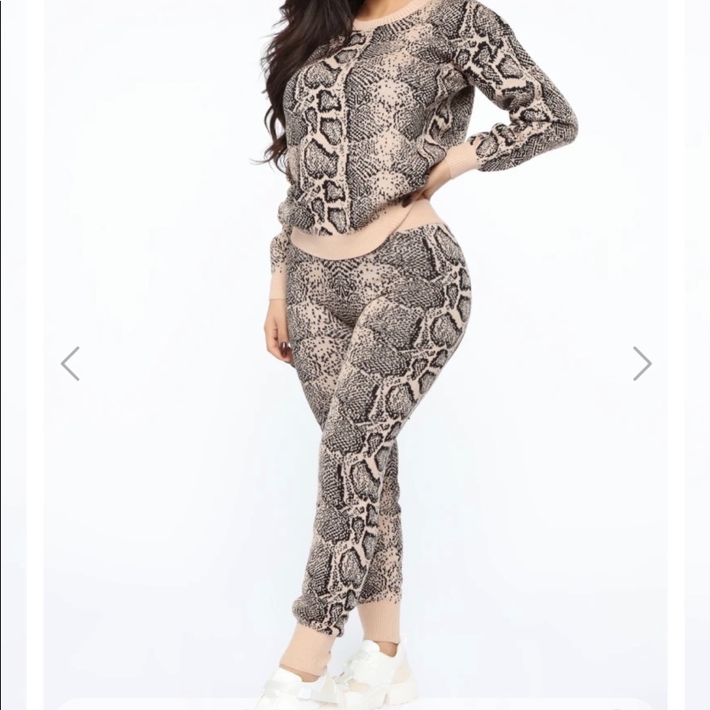 Fashion nova snake print set